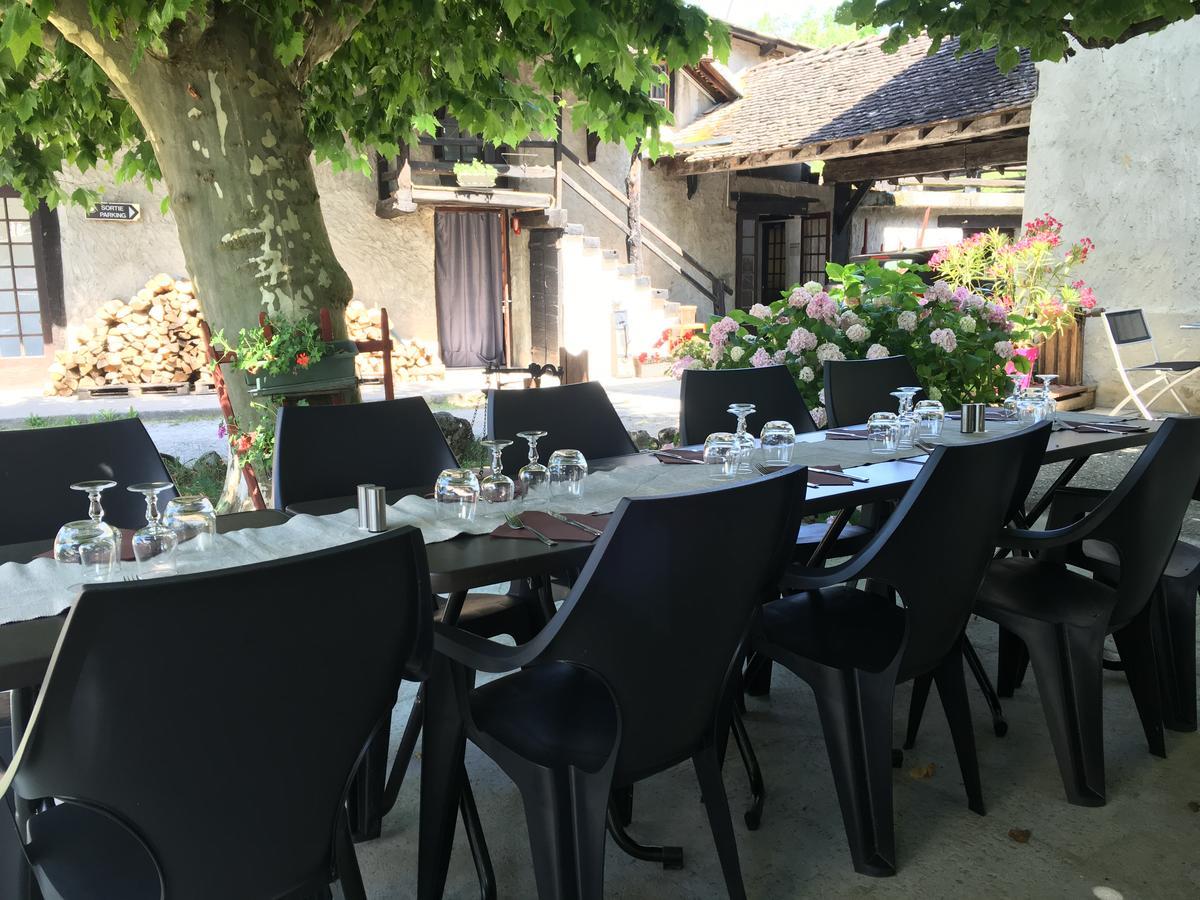 Отель Le Relais Des Vieilles Postes Лез-Авеньер Экстерьер фото