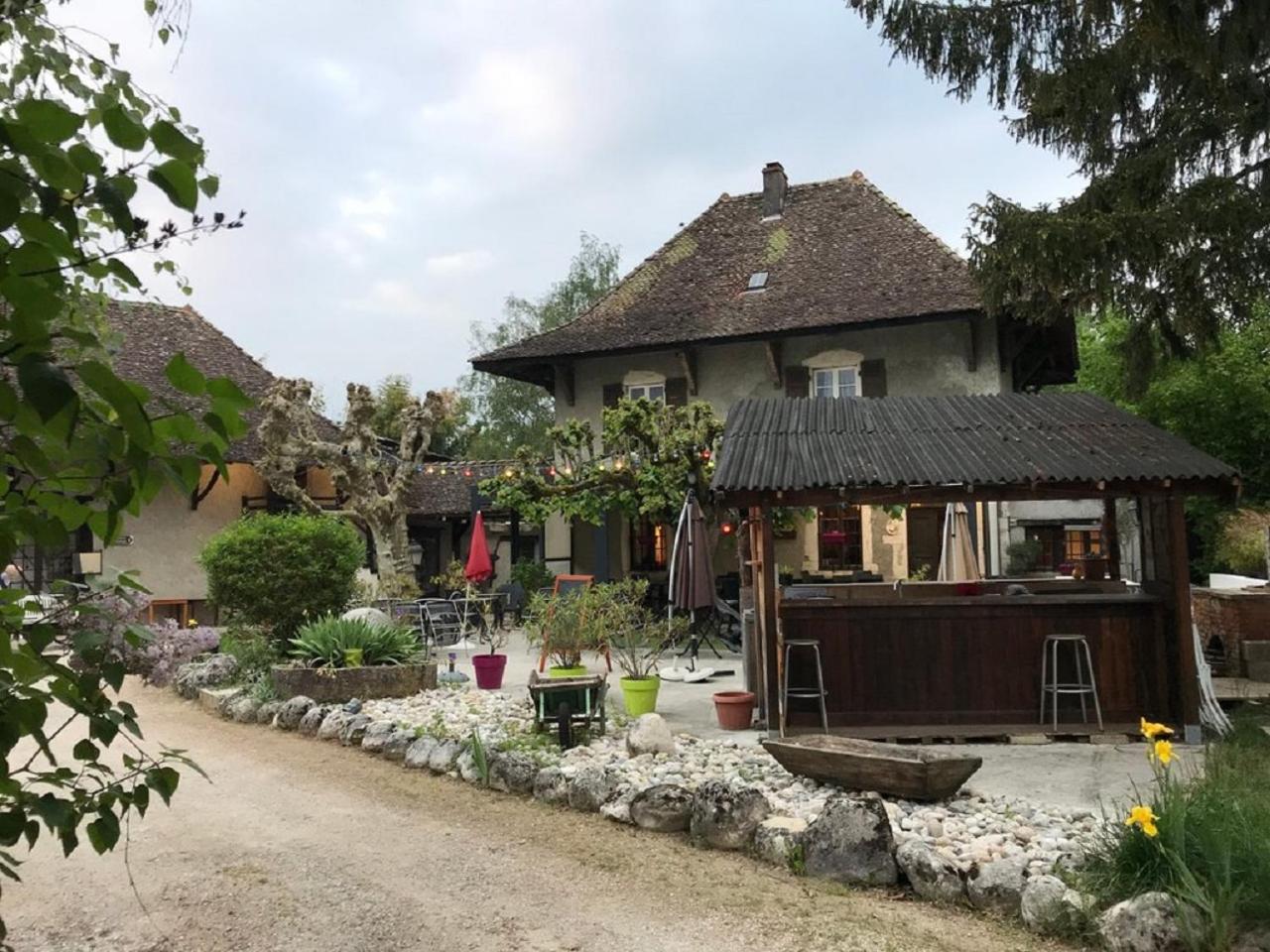 Отель Le Relais Des Vieilles Postes Лез-Авеньер Экстерьер фото